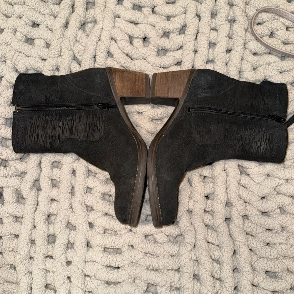 Taos Footwear Dark Gray Ankle Boots